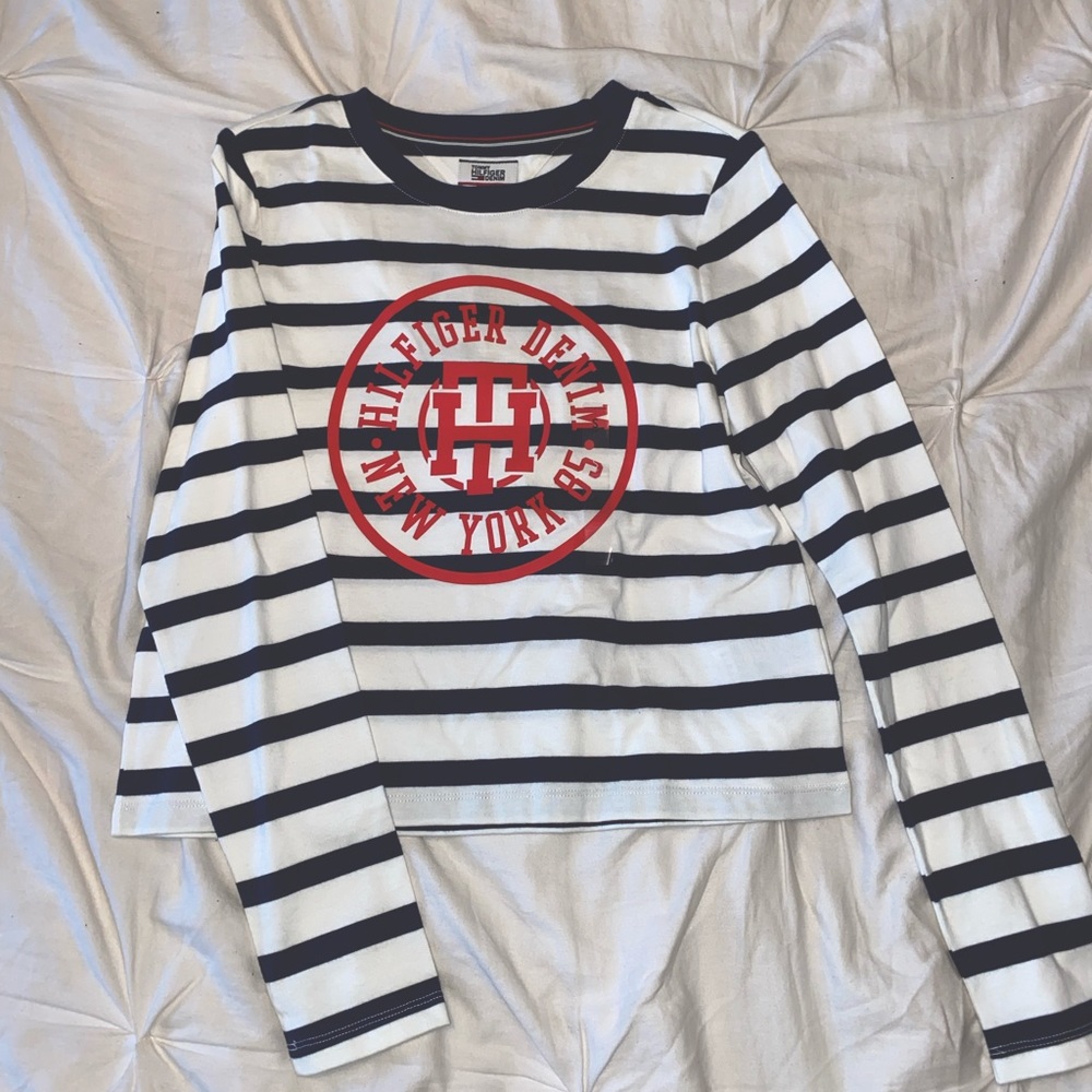 new never worn tommy hilfiger long sleeve shirt